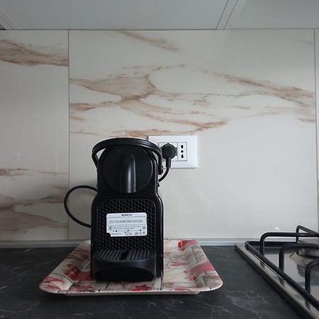Wh - Un Posto Al Sole - Attico Monolocale Con Parcheggio Gratuito - 5 Minuti Dal Centro - Wifi Apartment Sanremo Exterior photo