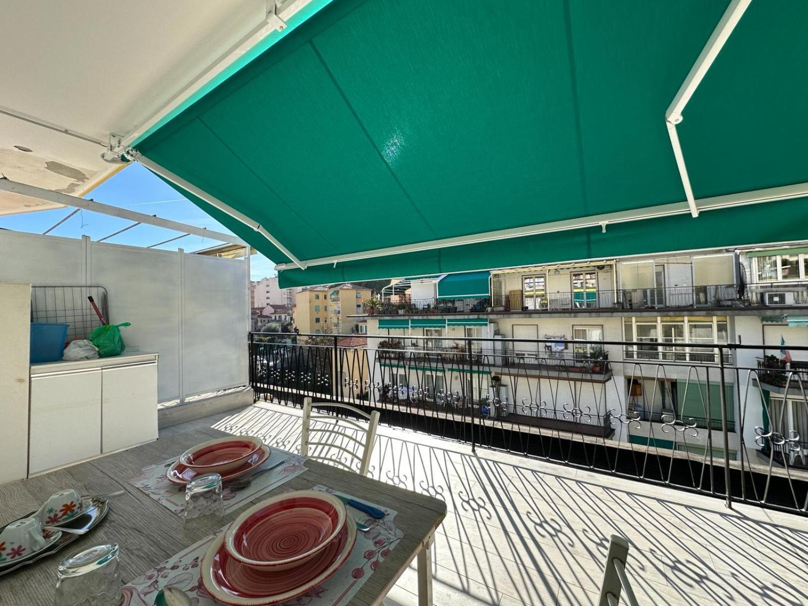 Wh - Un Posto Al Sole - Attico Monolocale Con Parcheggio Gratuito - 5 Minuti Dal Centro - Wifi Apartment Sanremo Exterior photo